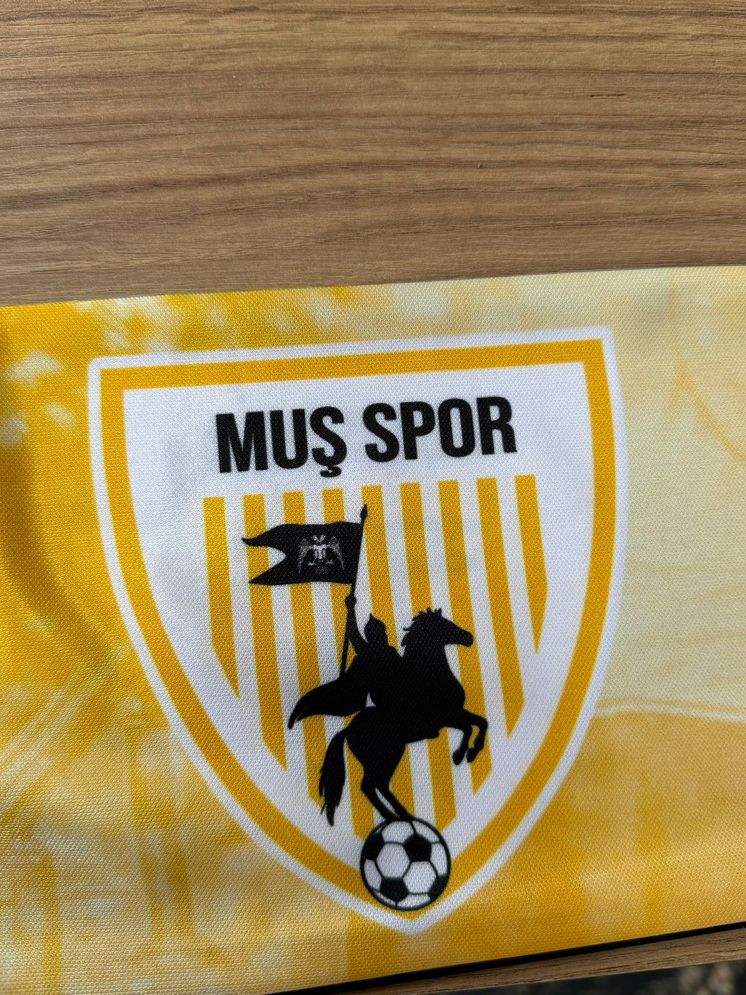 Muşspor Lisanslı Taraftar Atkısı - Çift Renk ve Şampiyon Detaylı
