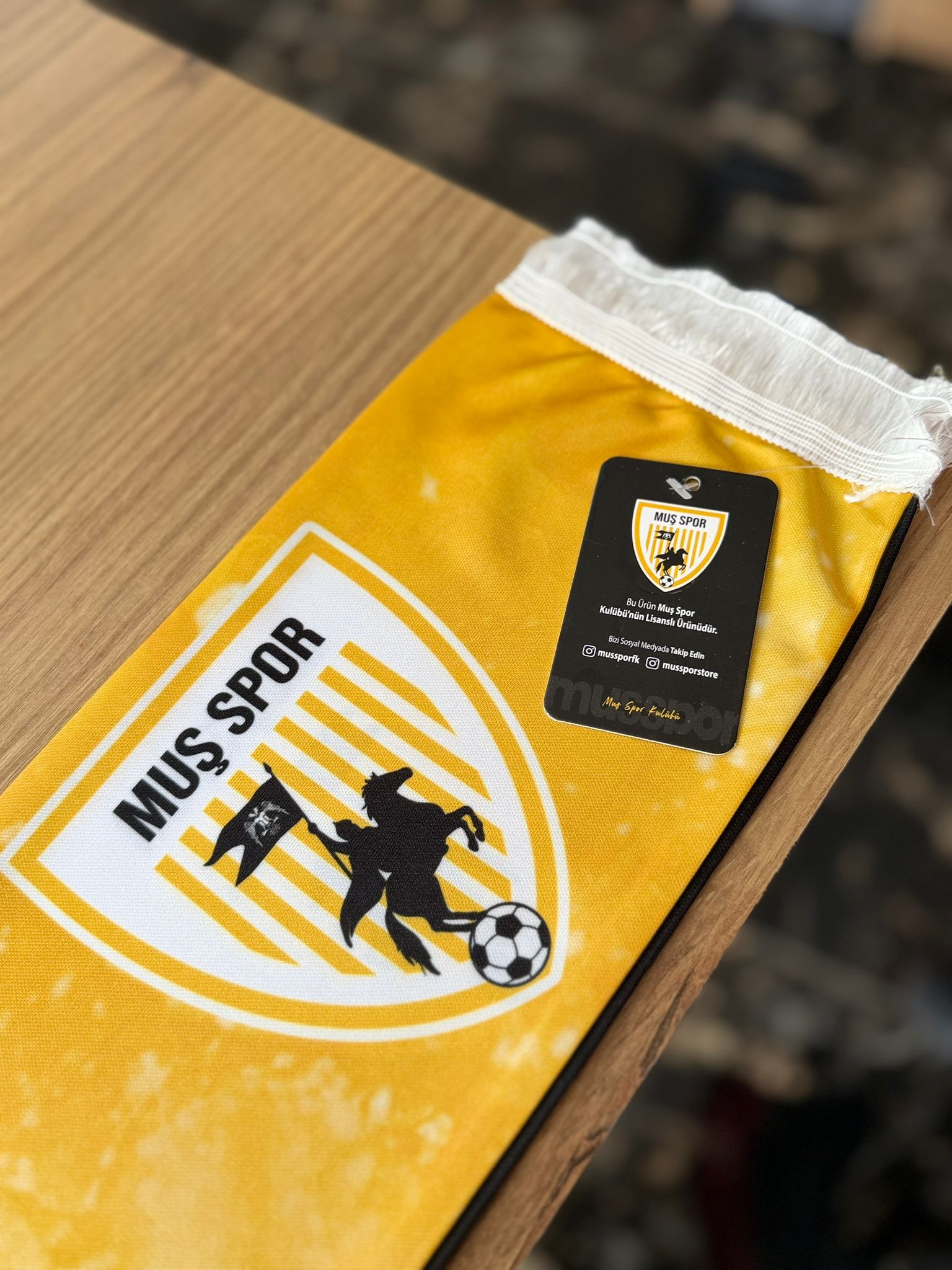 Muşspor Lisanslı Taraftar Atkısı - Çift Renk ve Şampiyon Detaylı